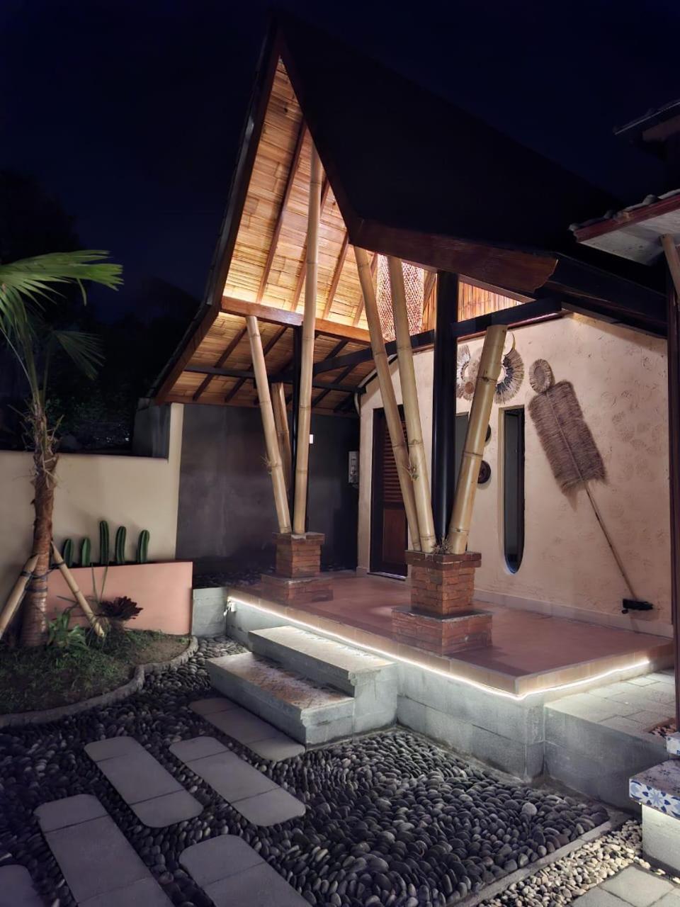 Ubud Hidden Villa Yone Village מראה חיצוני תמונה